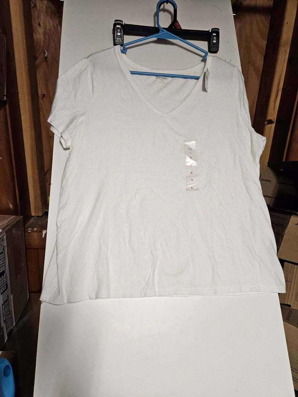 (351) Old Navy V-Neck T-Shirt Size L White